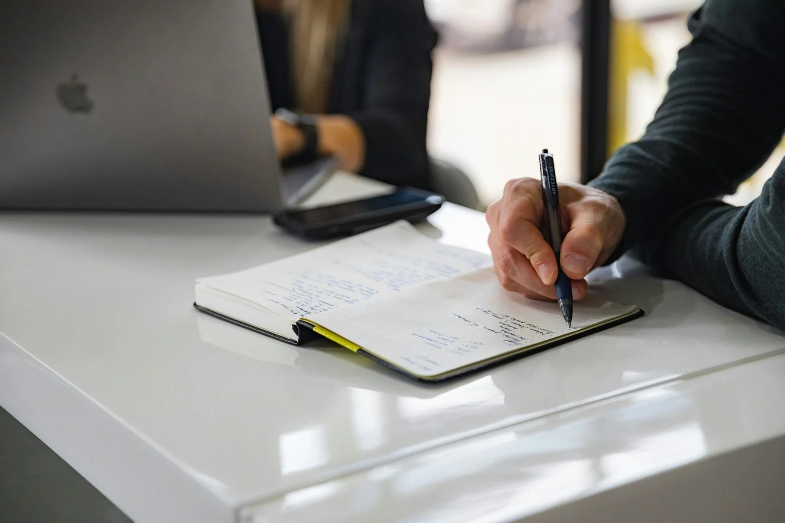 Finding Sponsors: 5 Tips to Make You Attractive to Brands as an Athlet