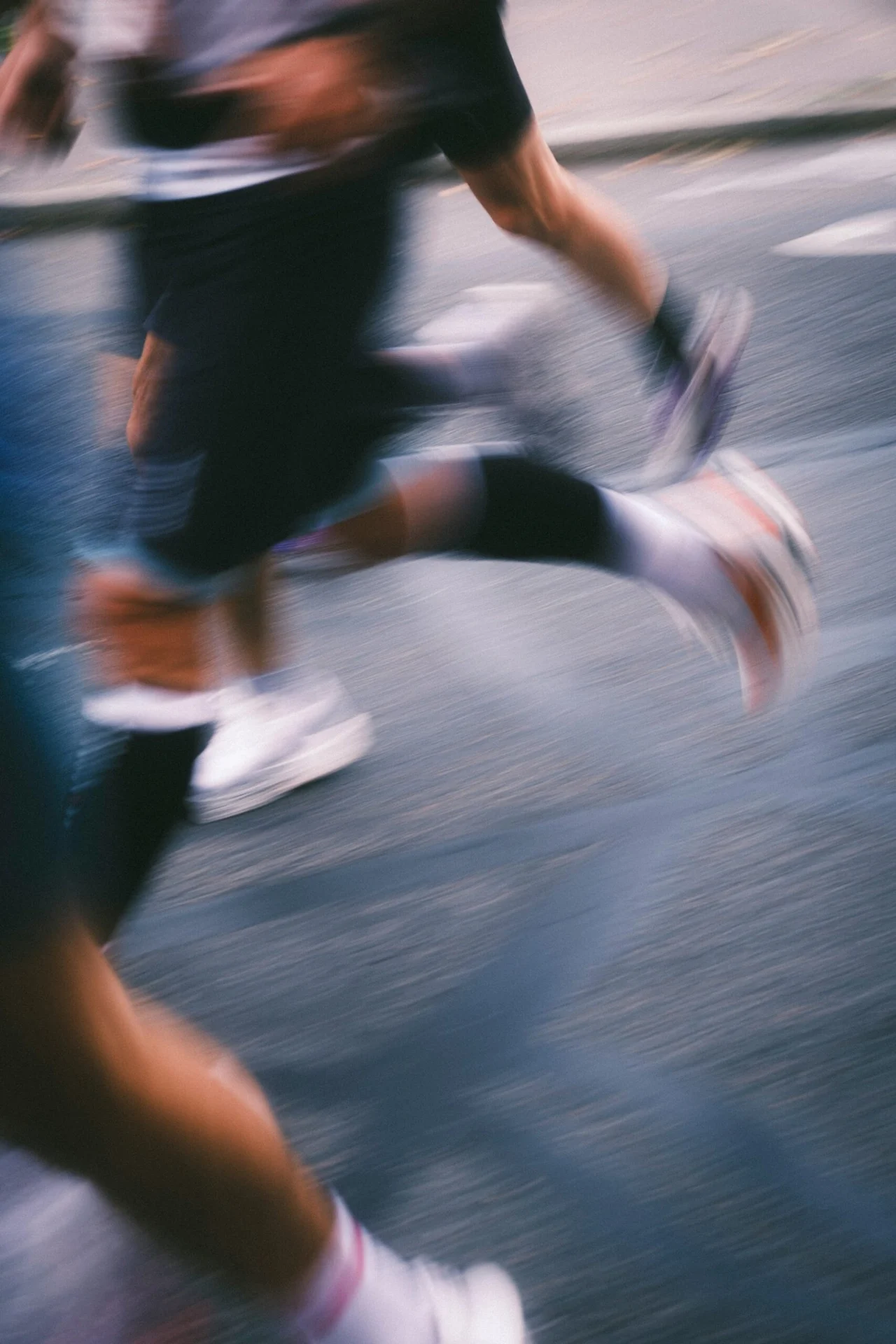 For whom is athleteXhub - Find sponsors with aXh
